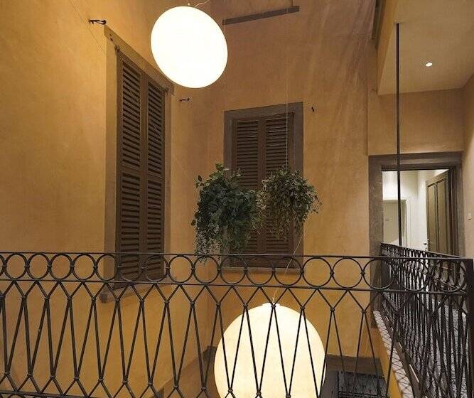 پانسیون Bergamo Inn 21