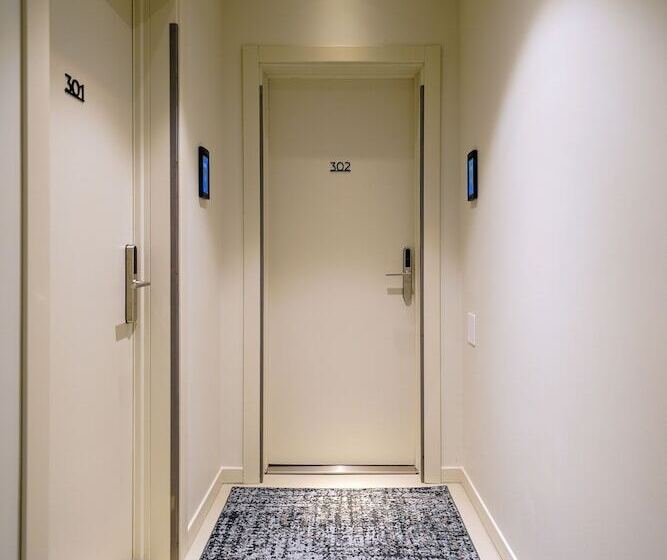 پانسیون Bergamo Inn 21