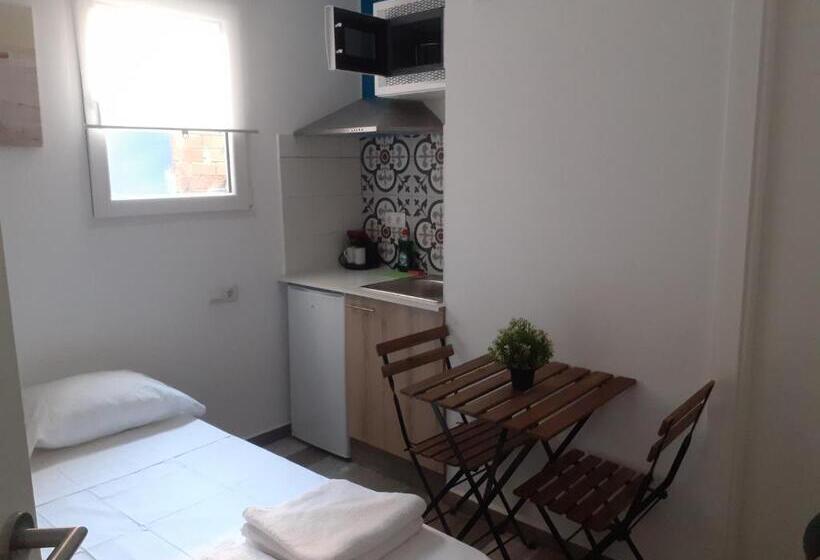 بنسيون City Center Guest House