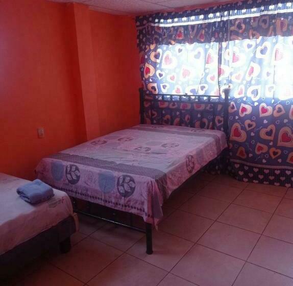 ペンション Hospedaje Atarazana