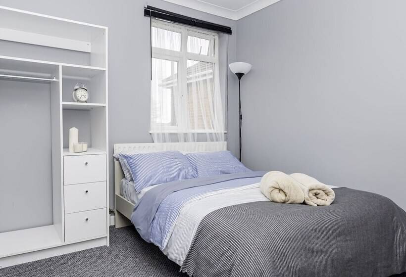 بنسيون Shirley House 2, Self Catering Guest House, Self Check In, Smart Locks, 10 Min Walk To Southampton G