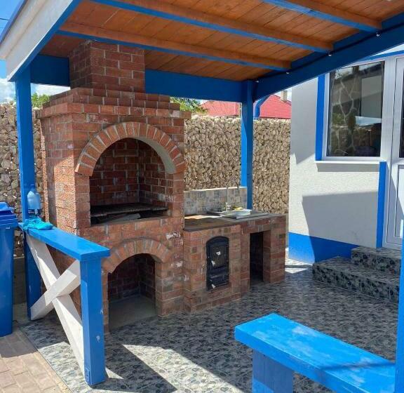 Pensiunea Blue House