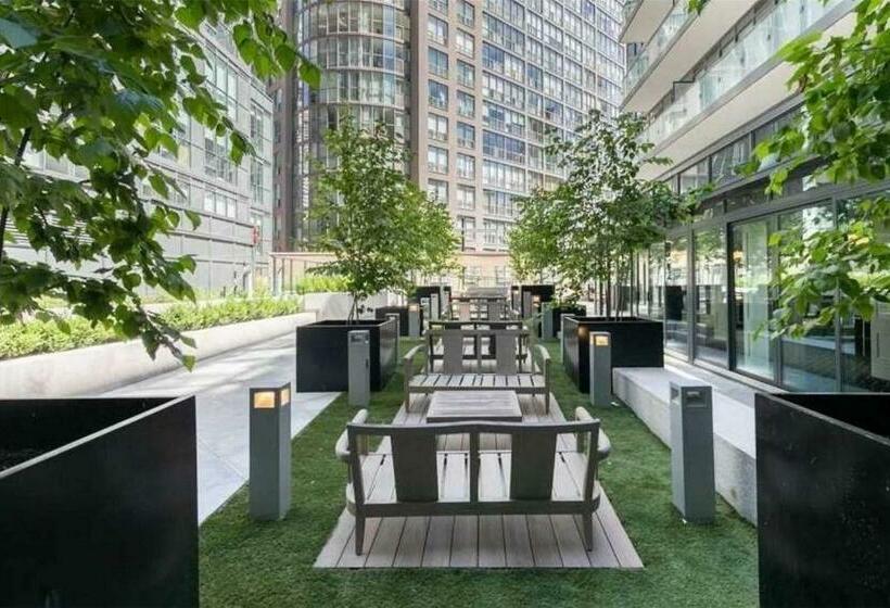 Stylish Downtown Toronto Residential