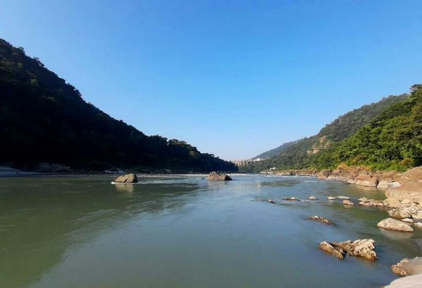 ホテル Chakrah By Hermitage Rishikesh