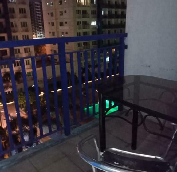 ホテル Liam S Staycation