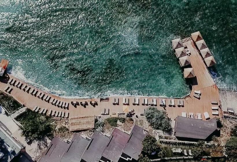 בית מלון כפרי Maja Luxury Resort