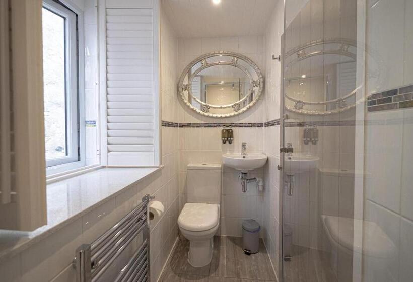 膳宿费 Cornerways Guest House