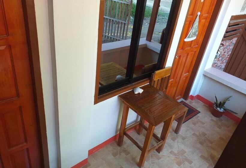 ユースホステル D  Angels Inn, Port Barton