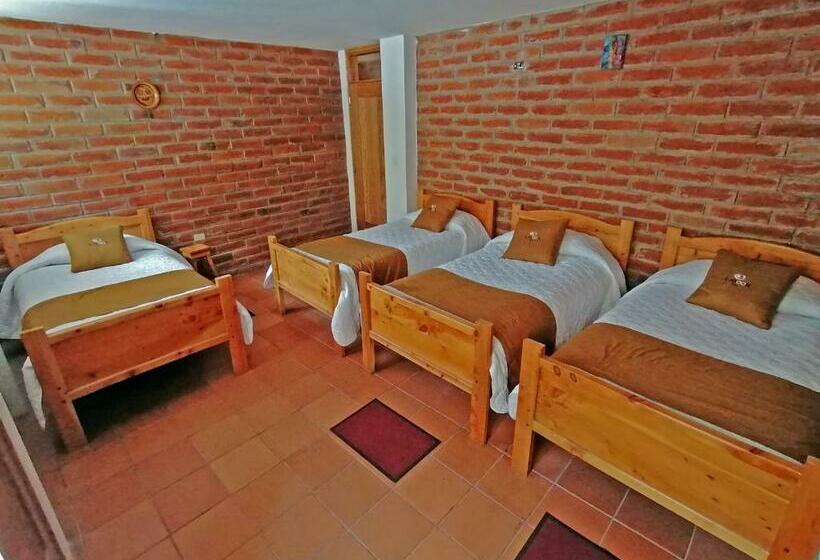 هاستل Lagoon Hotel Chugchilan