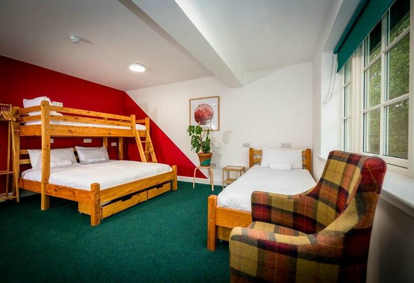 فندق صغير Loch Ness Bunk Inn
