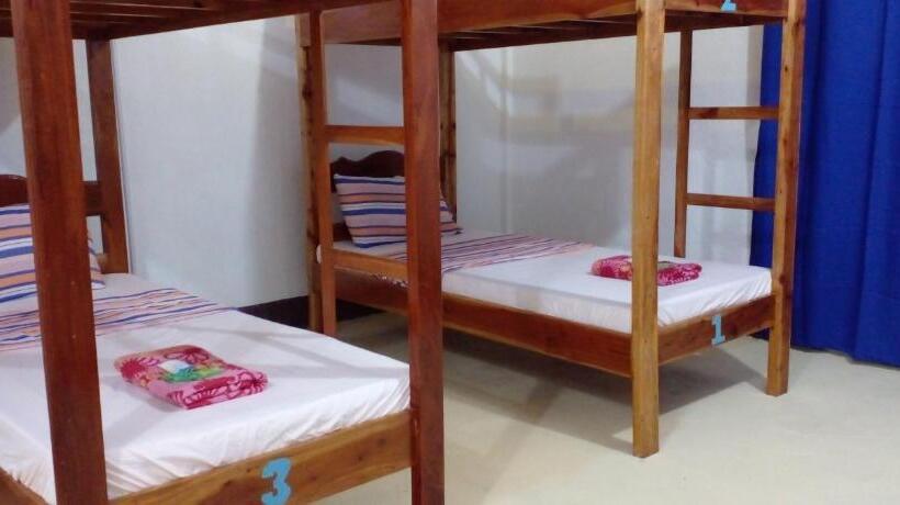 هاستل Seashore Inn