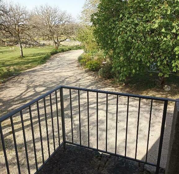 צימר La Tourelle 82