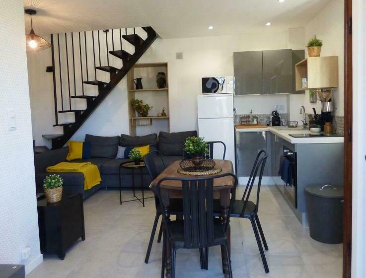 צימר La Tourelle 82