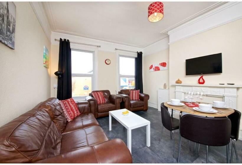 Bed and Breakfast Liverpool City Stays  Economy Room  Close To City Centre Aa