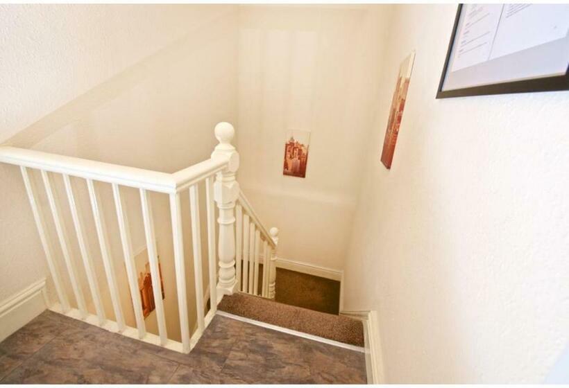 Bed and Breakfast Liverpool City Stays  Economy Room  Close To City Centre Aa