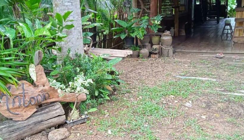 호텔 Antonio S Ko Yao Noi Bed & Pool