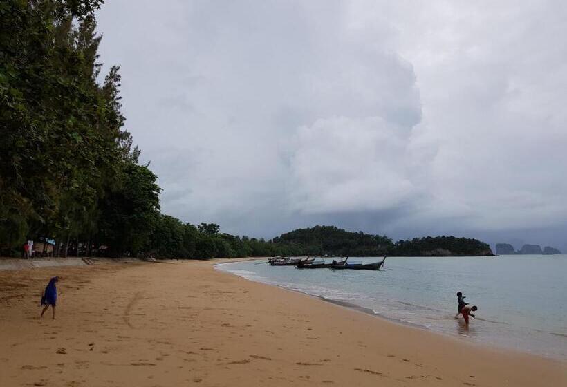 호텔 Antonio S Ko Yao Noi Bed & Pool