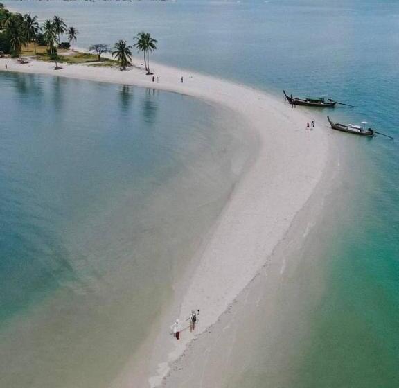 호텔 Antonio S Ko Yao Noi Bed & Pool