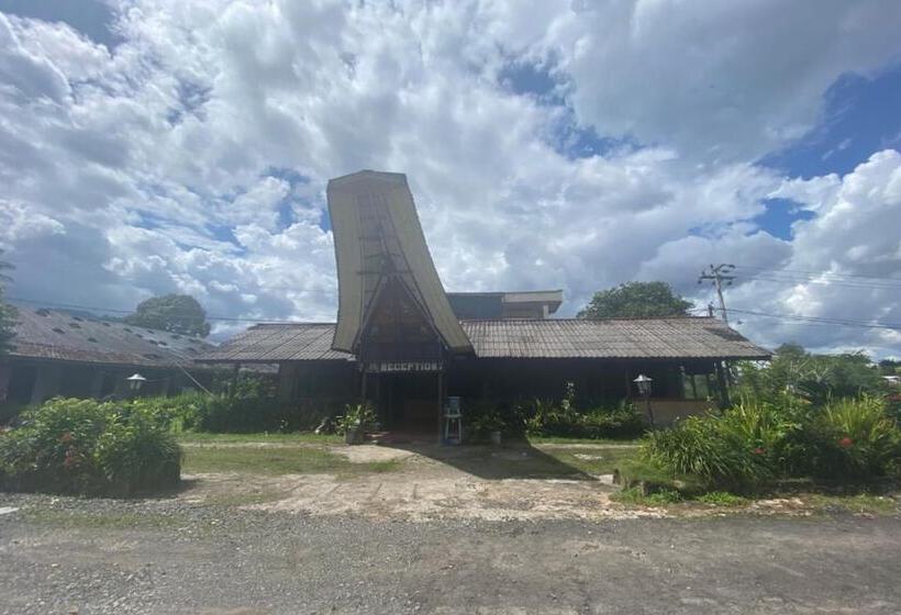 هتل Capital O 91073 Rantepao Lodge