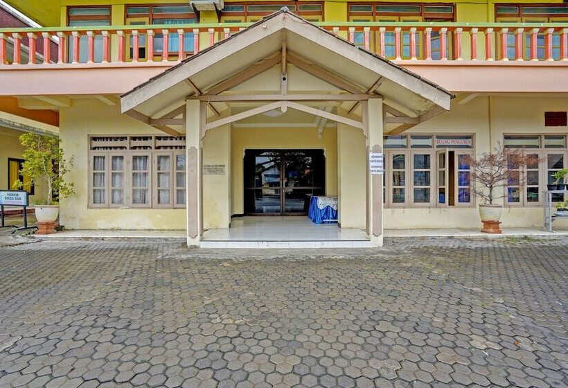 ホテル Oyo 2708  Kemuning Syariah