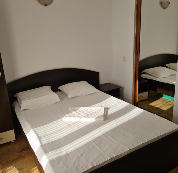 펜션 Camere De închiriat Duly Costinești