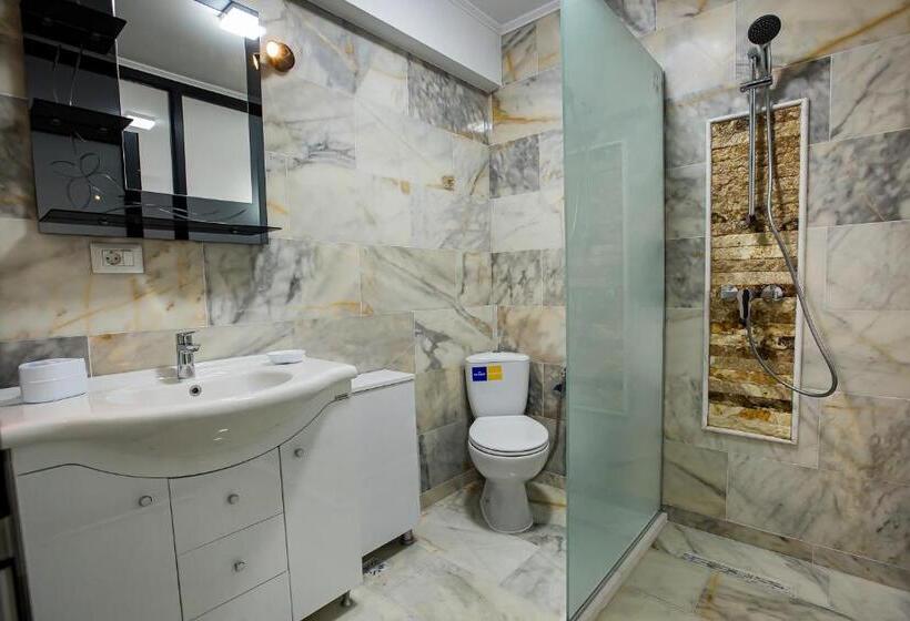 بنسيون Casa Delia