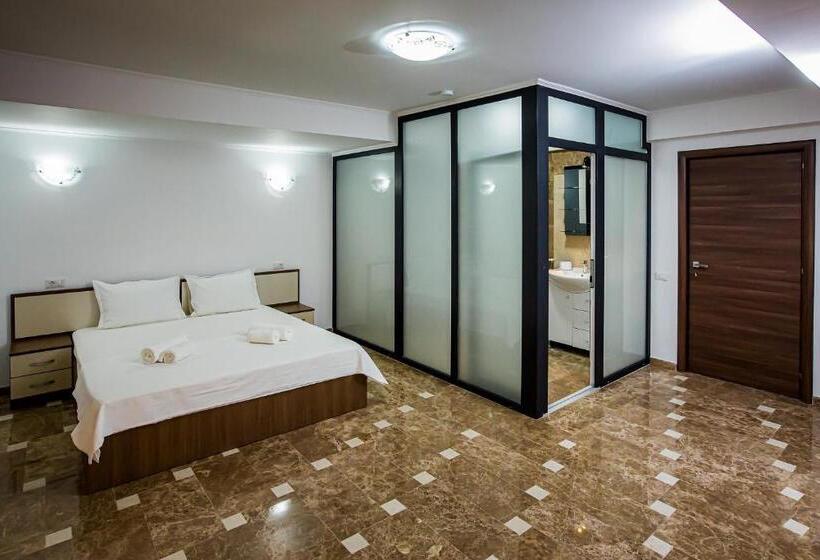 بنسيون Casa Delia