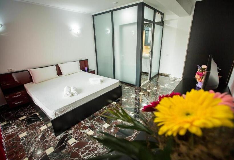 بنسيون Casa Delia