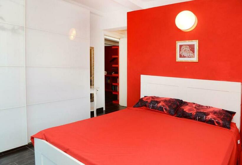 بنسيون La Vita è Bella   Noli