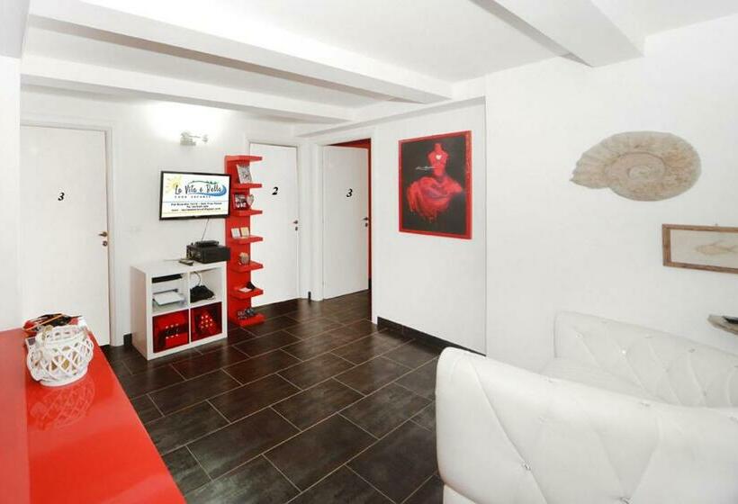 بنسيون La Vita è Bella   Noli