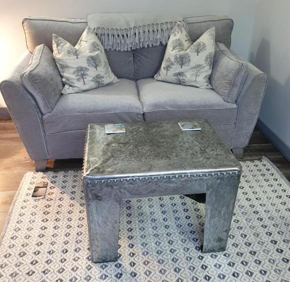 بنسيون The Cozy Shed