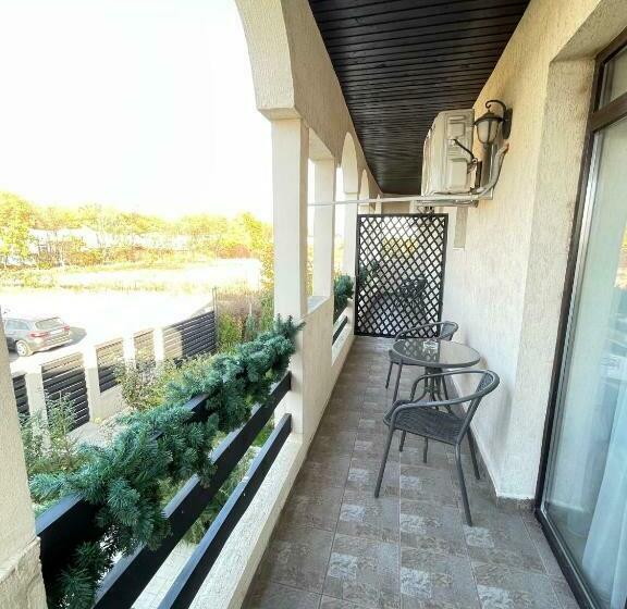 بنسيون Vila Zoe Bucharestairport&therme&parking Otopeni