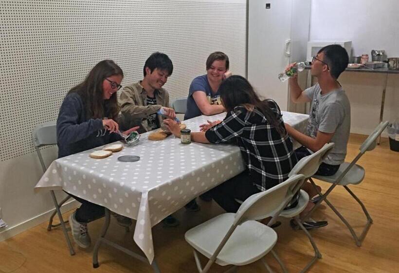 הוסטל Blue House Dormitory