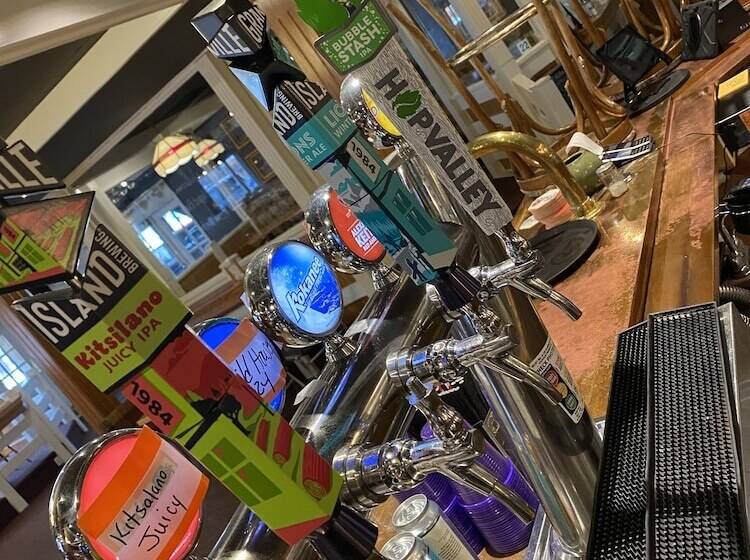 הוסטל Lakewood Inn