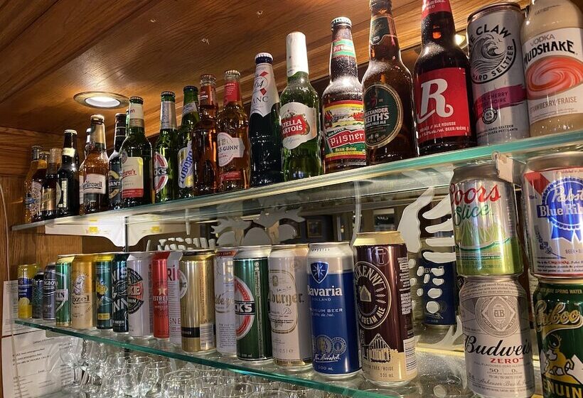 הוסטל Lakewood Inn