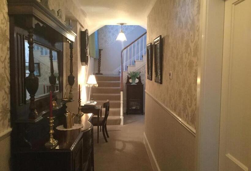 ベッドアンドブレックファースト Crammond House