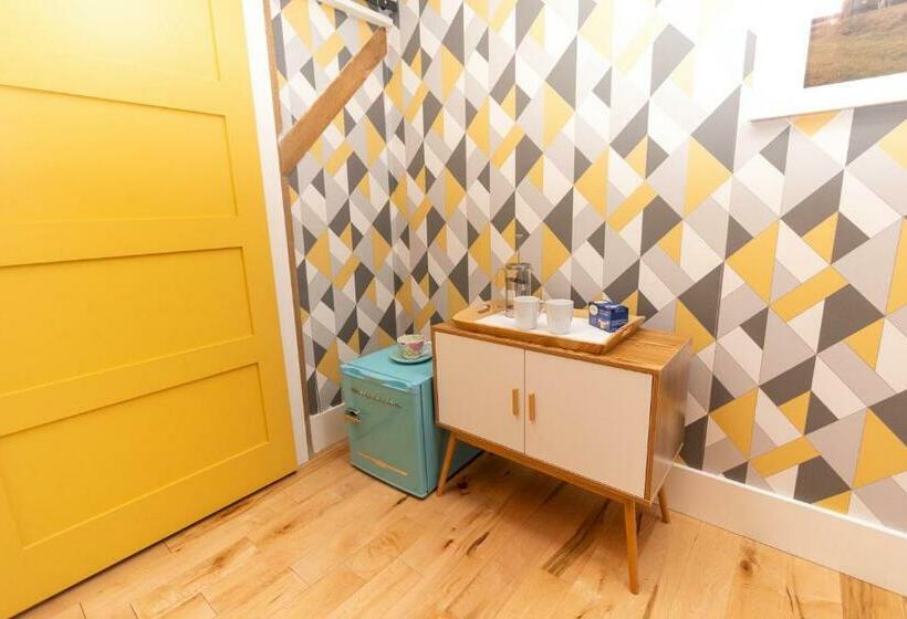 مبيت وإفطار The Yellow Room @ Salisbury Barn