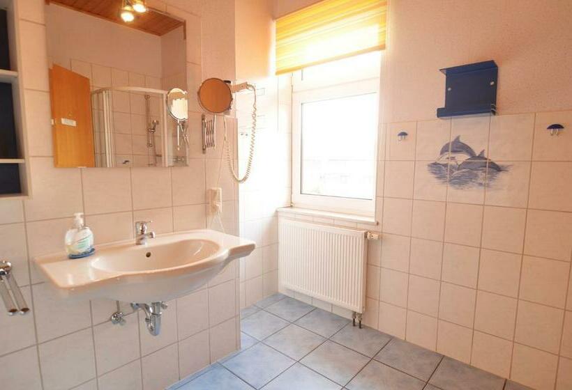 בית מלון כפרי & Restaurant Neptun