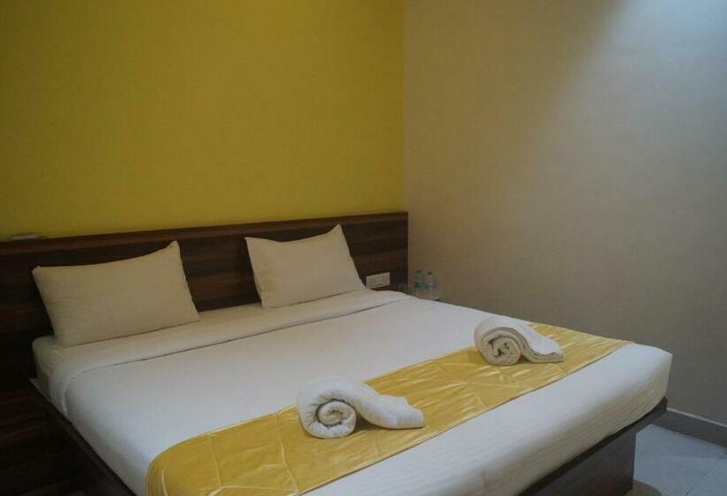 Отель Sai Sharada