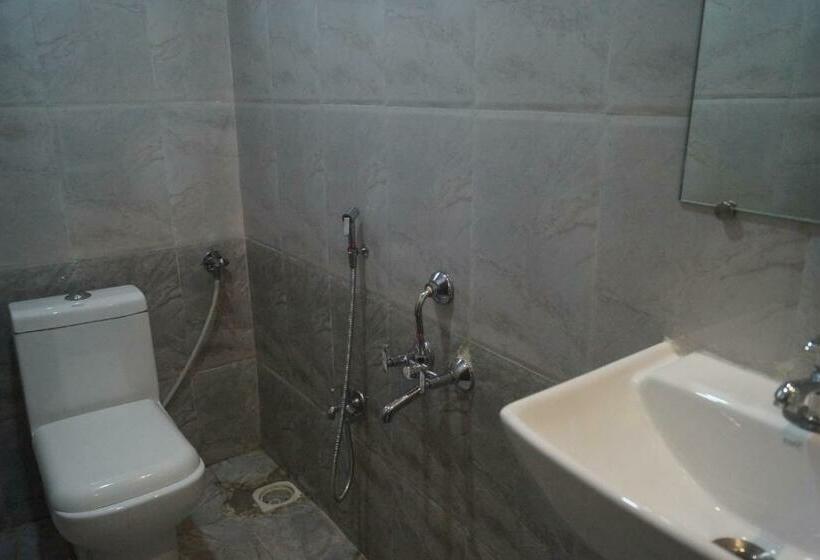 Отель Sai Sharada