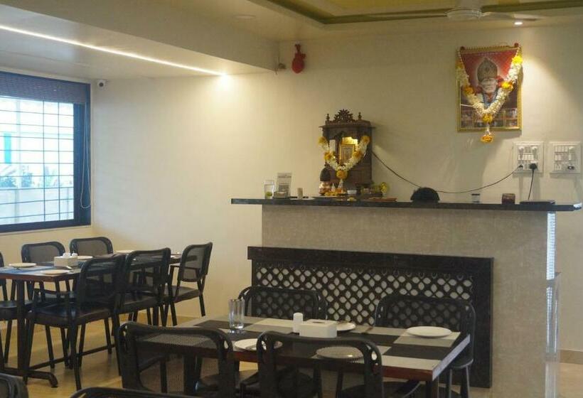 Отель Sai Sharada