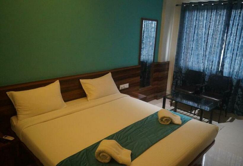 Отель Sai Sharada