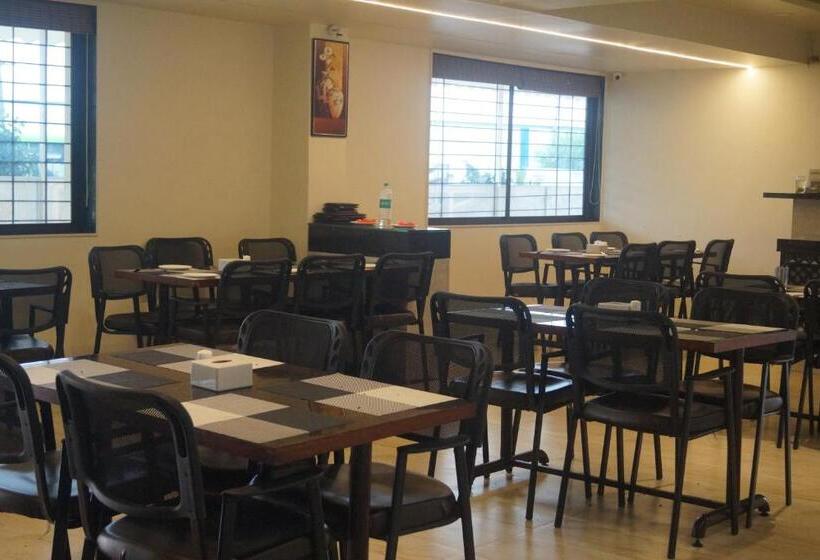 בית מלון כפרי Sai Sharada