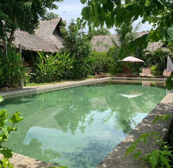 酒店 Three Little Birds Resort