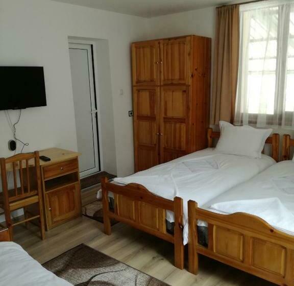 Pension (Hôtel basse catégorie) къща генчеви