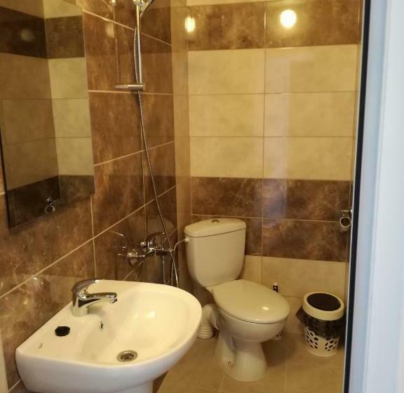 Pension (Hôtel basse catégorie) къща генчеви