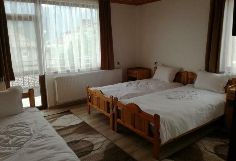 Pension (Hôtel basse catégorie) къща генчеви