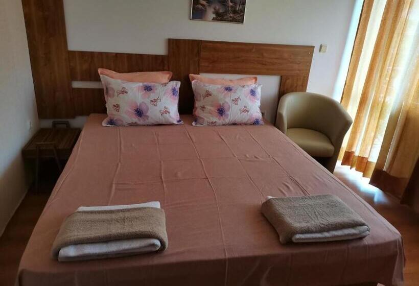 Пансион Guest House Villa Stefi