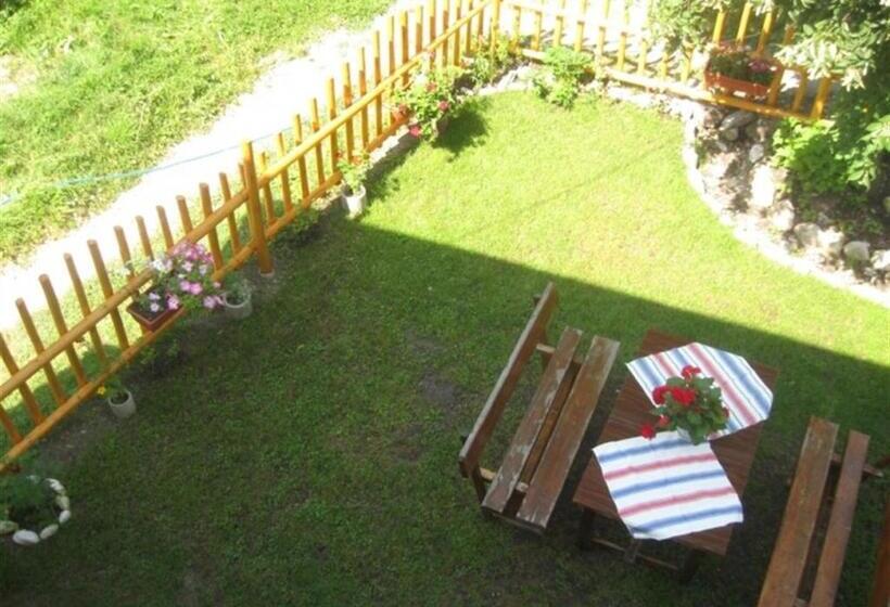 פנסיון Guest House Emmy