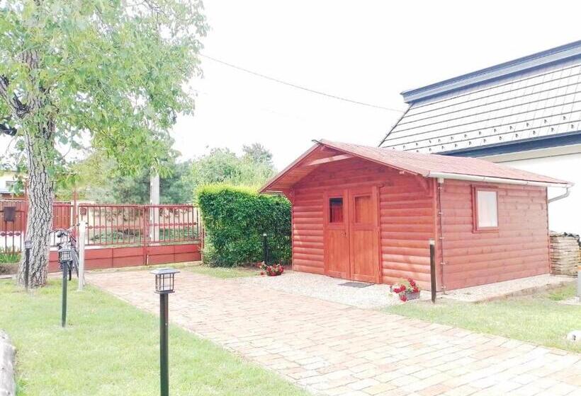 بنسيون Hűvös Nyaralóház Orosháza